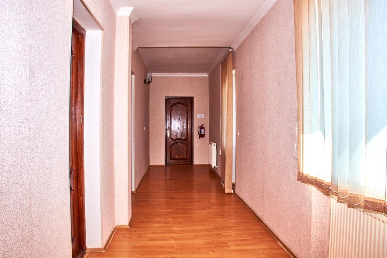 Hotel Georgia Гори Экстерьер фото