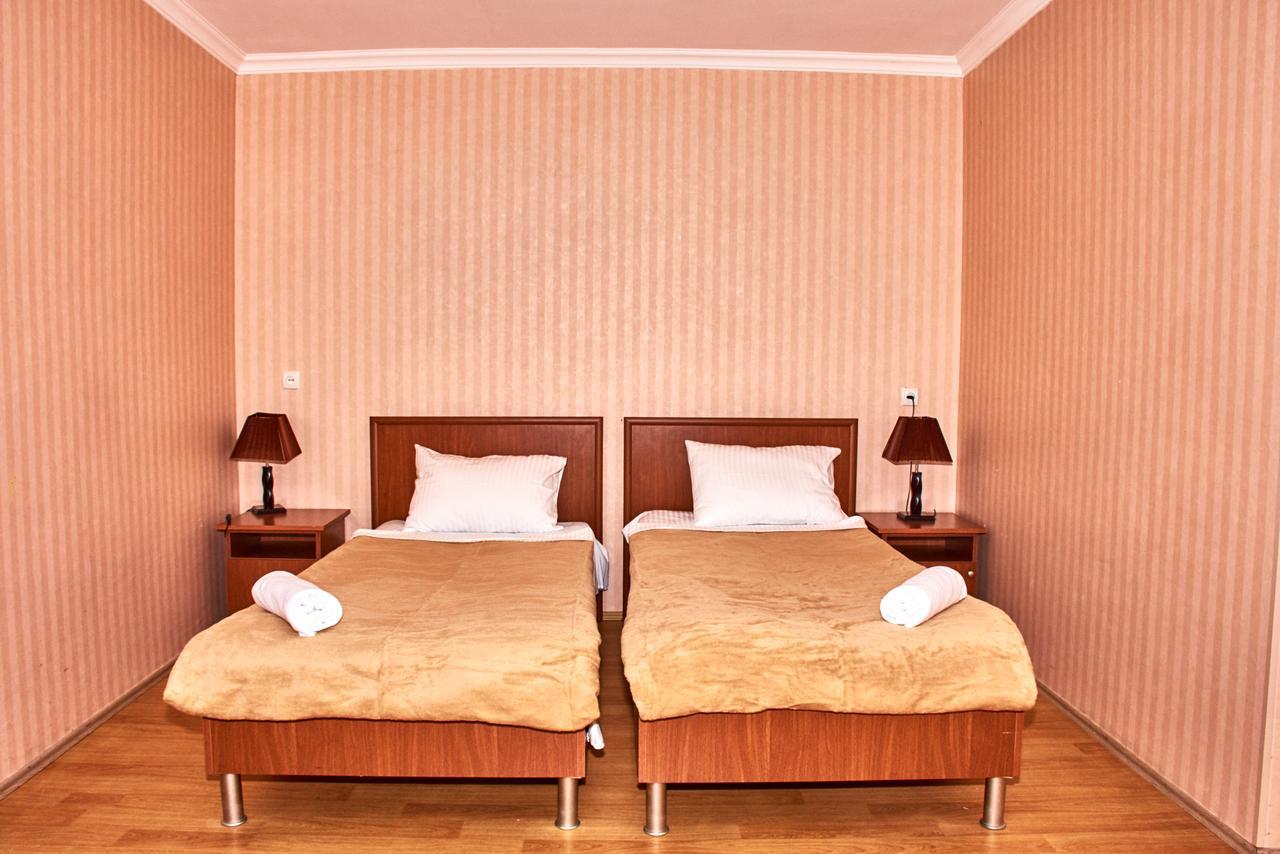Hotel Georgia Гори Экстерьер фото