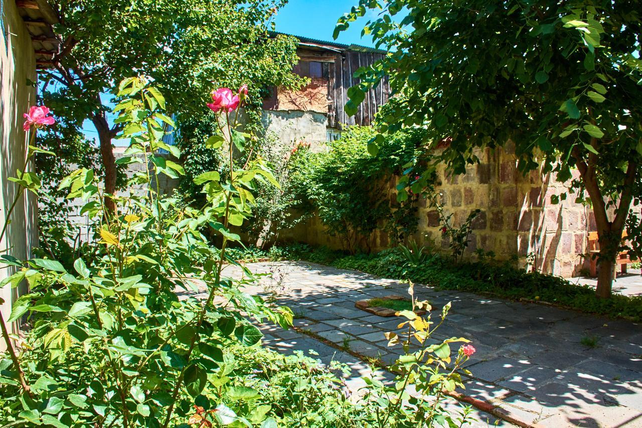 Hotel Georgia Гори Экстерьер фото