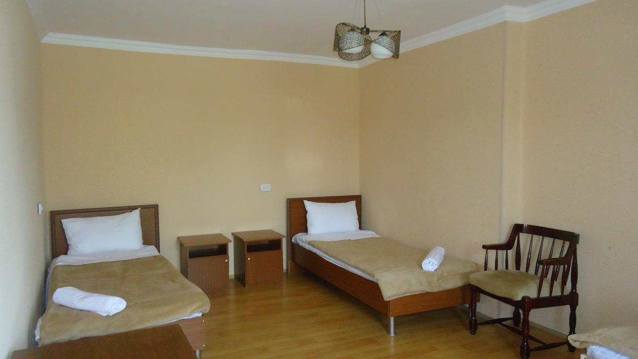 Hotel Georgia Гори Экстерьер фото